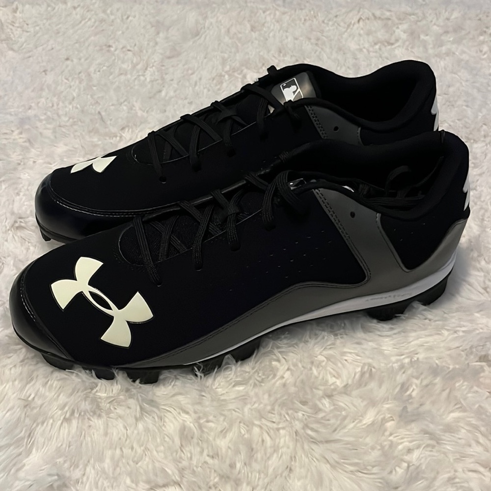 NWT Under armour cleats